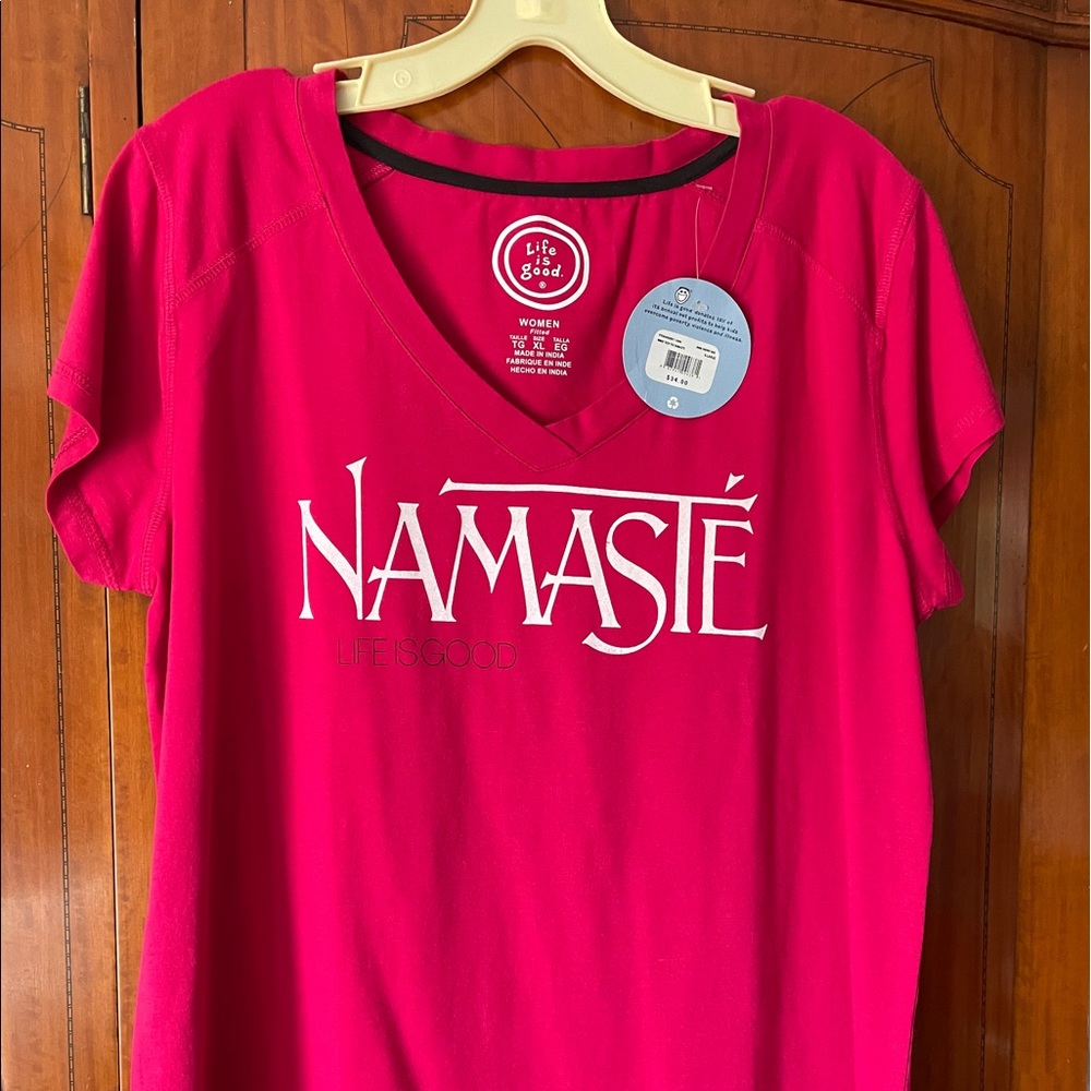 Life Is Good V-Neck T-shirt NWT Fushia XL